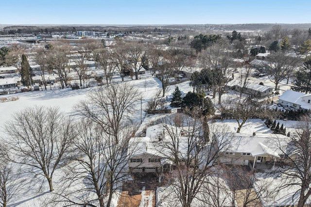 1717 Wicklow Way, Madison, WI 53711