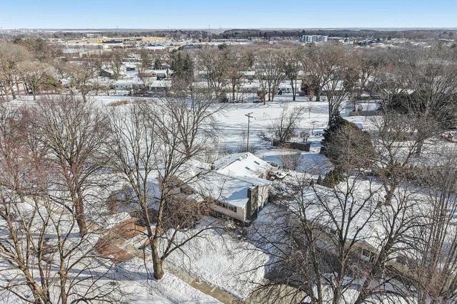 1717 Wicklow Way, Madison, WI 53711