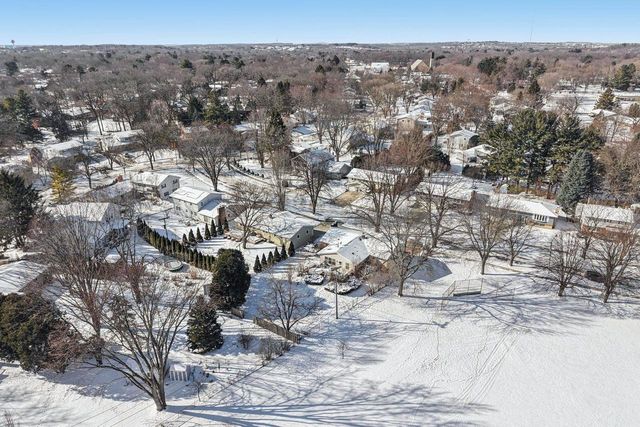 1717 Wicklow Way, Madison, WI 53711