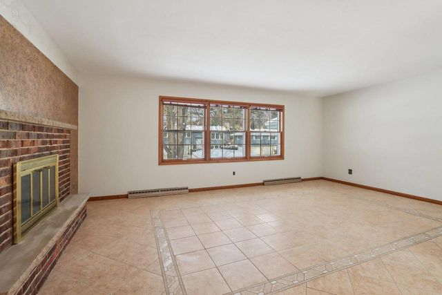 1717 Wicklow Way, Madison, WI 53711