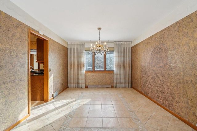 1717 Wicklow Way, Madison, WI 53711