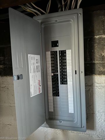 1828 N LAFAYETTE Avenue, Royal Oak, MI 48073