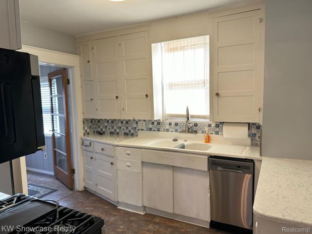 1828 N LAFAYETTE Avenue, Royal Oak, MI 48073