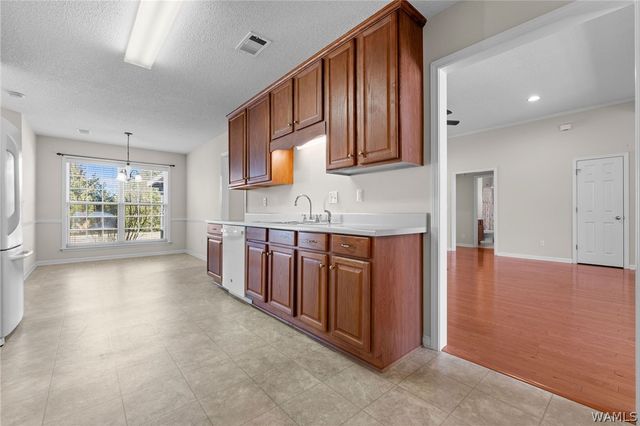 2305 Cross Creek, Tuscaloosa, AL 35404