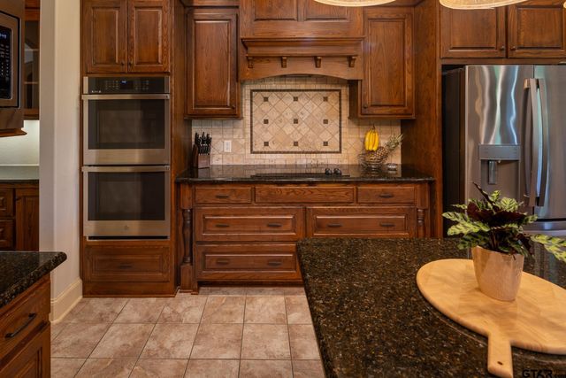 14222 Pinebrook, Tyler, TX 75703
