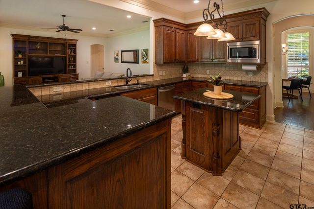 14222 Pinebrook, Tyler, TX 75703