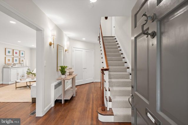 2800 FOXHALL RD NW, Washington, DC 20007