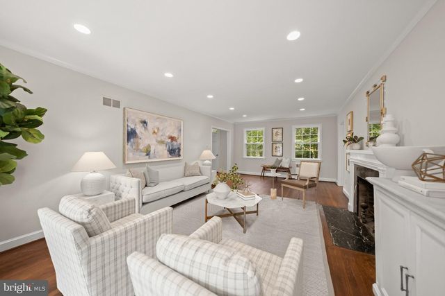 2800 FOXHALL RD NW, Washington, DC 20007