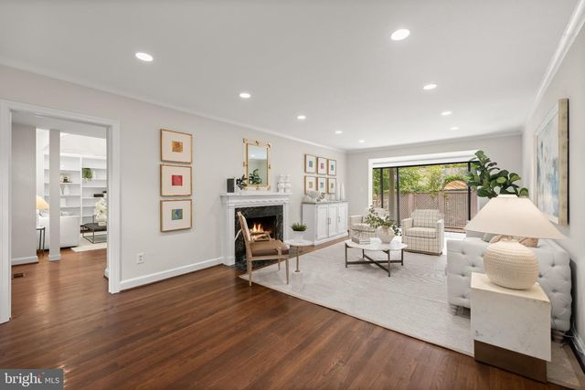 2800 FOXHALL RD NW, Washington, DC 20007
