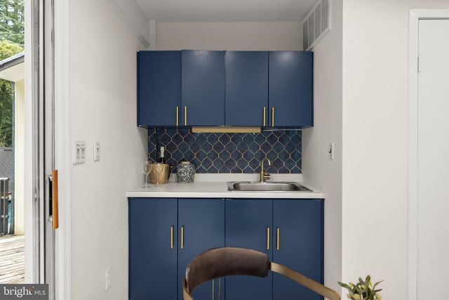 2800 FOXHALL RD NW, Washington, DC 20007