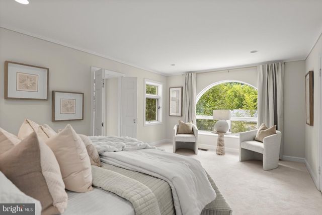 2800 FOXHALL RD NW, Washington, DC 20007