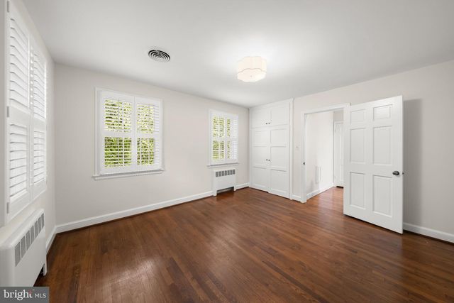 2800 FOXHALL RD NW, Washington, DC 20007