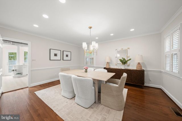 2800 FOXHALL RD NW, Washington, DC 20007
