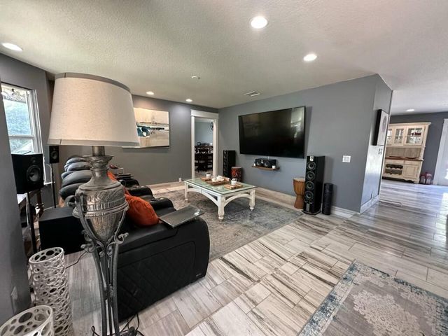 4332 145th Avenue N, Loxahatchee Groves, FL 33470