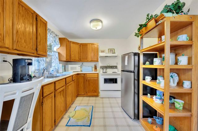 26721 BLOOMFIELD AVENUE, Yalaha, FL 34797