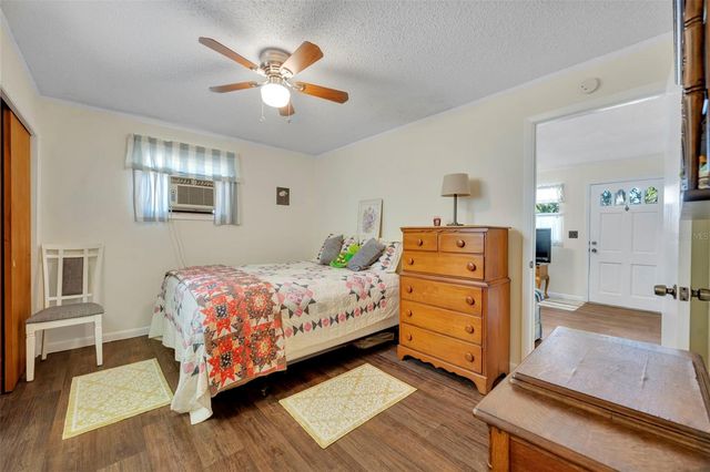 26721 BLOOMFIELD AVENUE, Yalaha, FL 34797