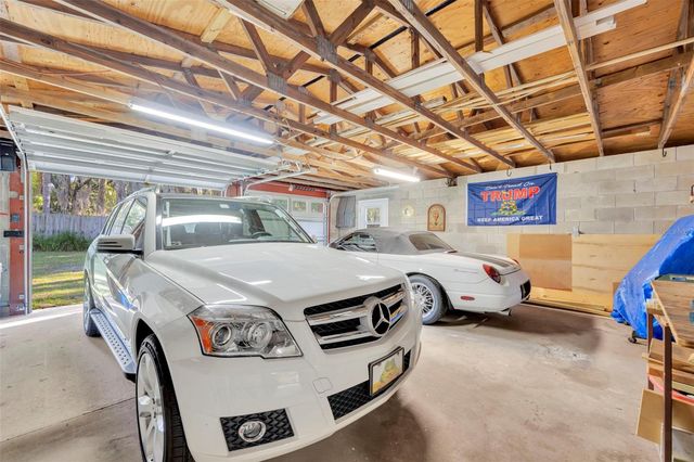 26721 BLOOMFIELD AVENUE, Yalaha, FL 34797