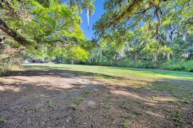 26721 BLOOMFIELD AVENUE, Yalaha, FL 34797