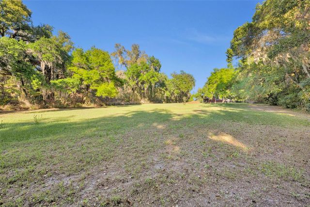 26721 BLOOMFIELD AVENUE, Yalaha, FL 34797