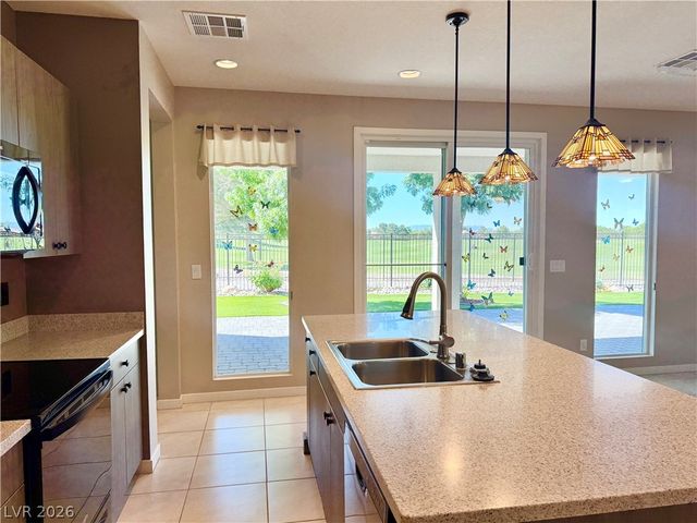 5025 East Beacon Ridge Drive, Pahrump, NV 89061