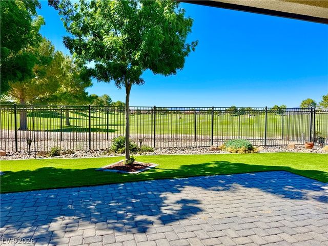 5025 East Beacon Ridge Drive, Pahrump, NV 89061