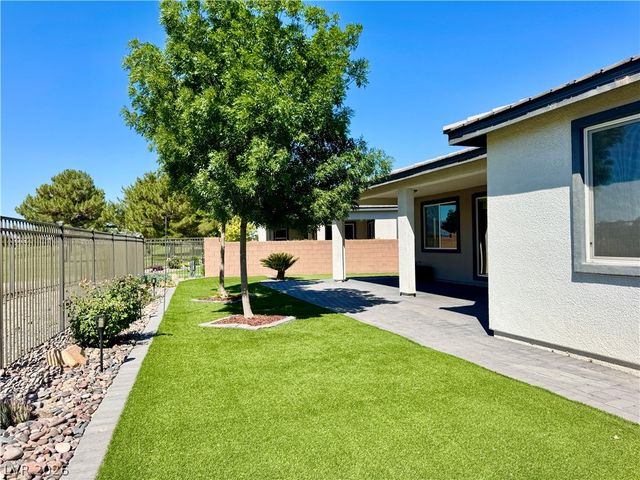 5025 East Beacon Ridge Drive, Pahrump, NV 89061