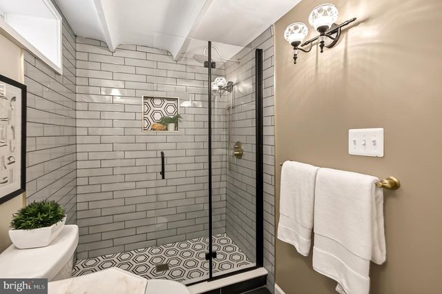 3234 9TH ST S, Arlington, VA 22204