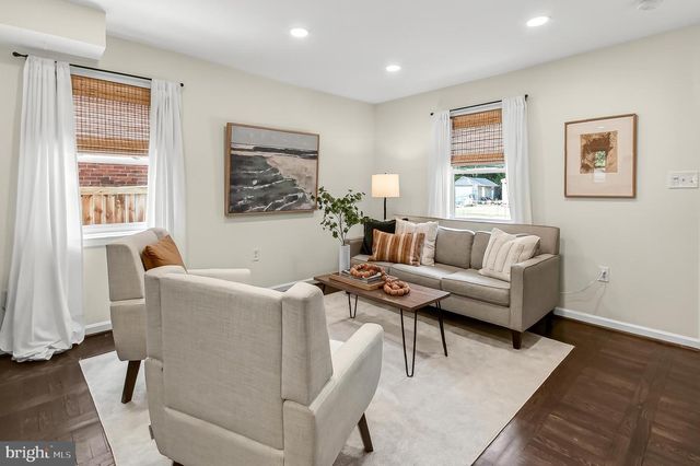 3234 9TH ST S, Arlington, VA 22204