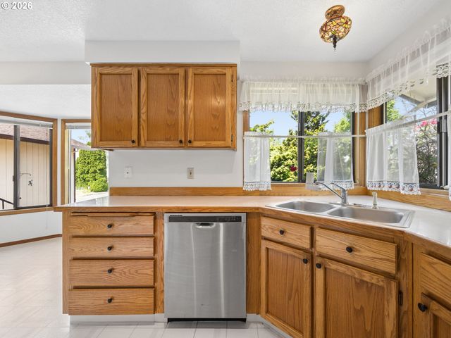 6930 Se 115TH Ave, Portland, OR 97266