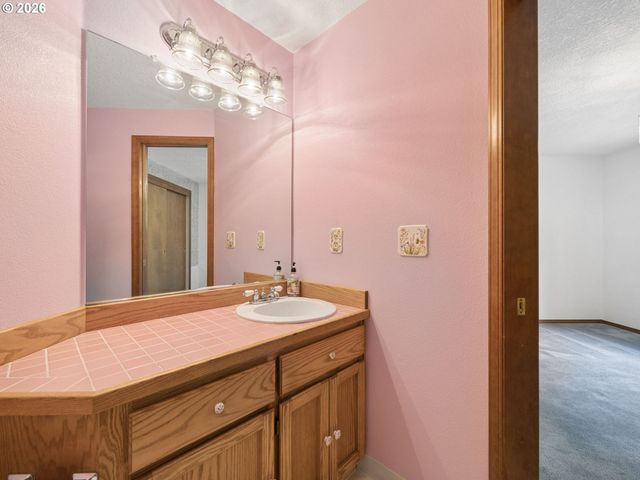 6930 Se 115TH Ave, Portland, OR 97266