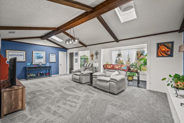 1500 W Garza Street, Slaton, TX 79364