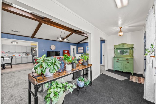 1500 W Garza Street, Slaton, TX 79364