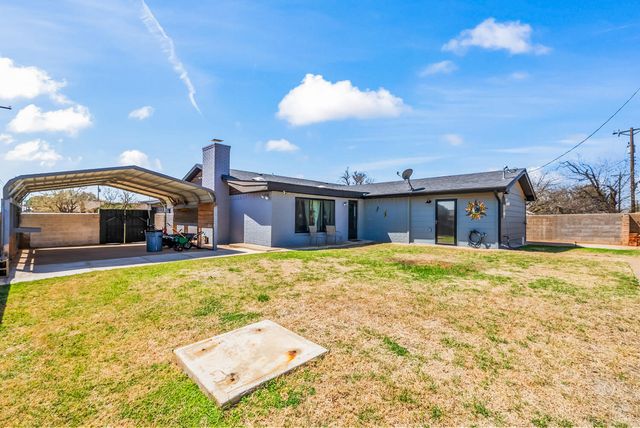 1500 W Garza Street, Slaton, TX 79364