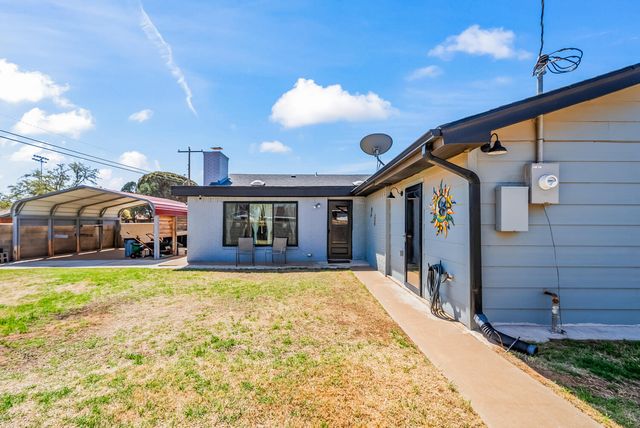 1500 W Garza Street, Slaton, TX 79364