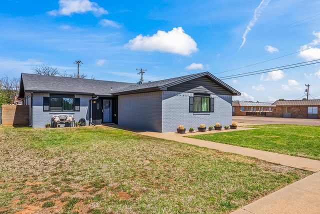 1500 W Garza Street, Slaton, TX 79364