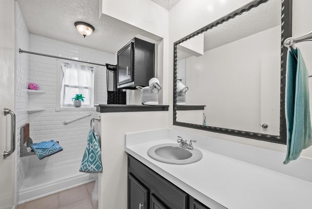 1500 W Garza Street, Slaton, TX 79364