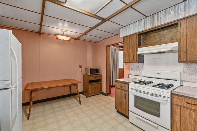 72 Frazier Ave, Mckees Rocks, PA 15136