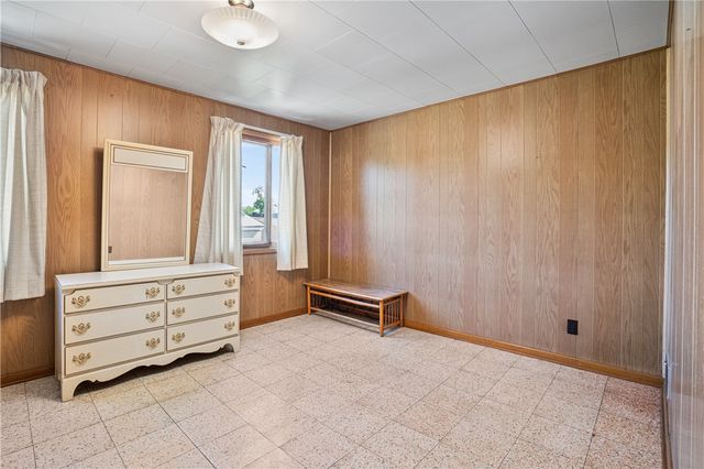 72 Frazier Ave, Mckees Rocks, PA 15136