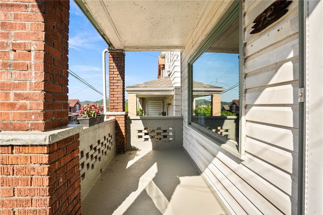 72 Frazier Ave, Mckees Rocks, PA 15136