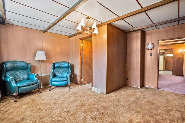 72 Frazier Ave, Mckees Rocks, PA 15136