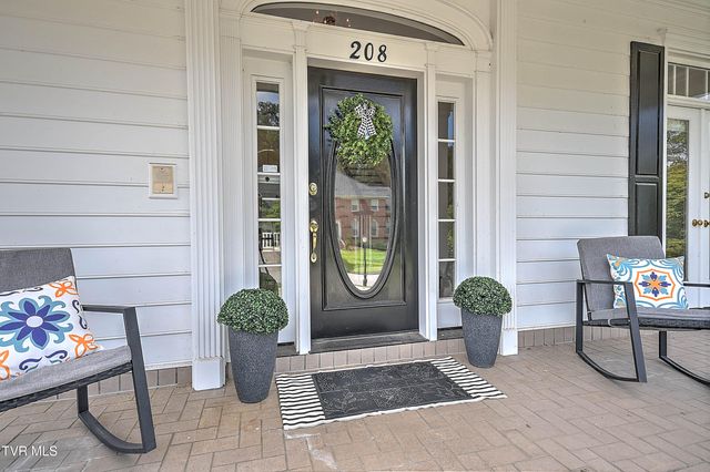 208 Park Ridge Court, Kingsport, TN 37664