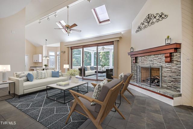 208 Park Ridge Court, Kingsport, TN 37664