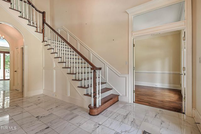 208 Park Ridge Court, Kingsport, TN 37664