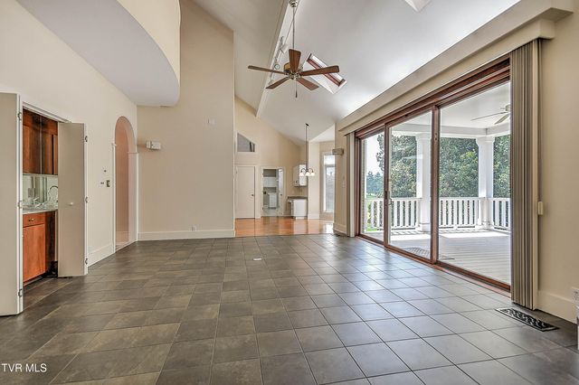 208 Park Ridge Court, Kingsport, TN 37664