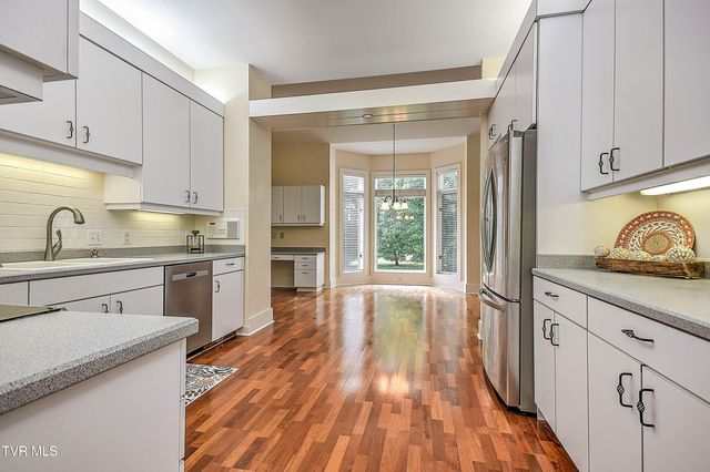 208 Park Ridge Court, Kingsport, TN 37664