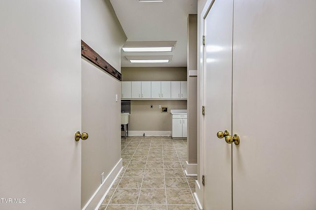 208 Park Ridge Court, Kingsport, TN 37664