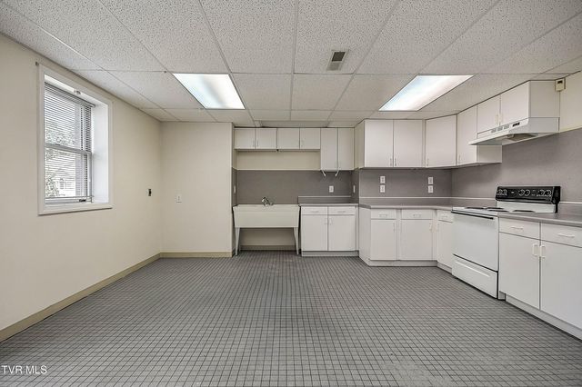 208 Park Ridge Court, Kingsport, TN 37664