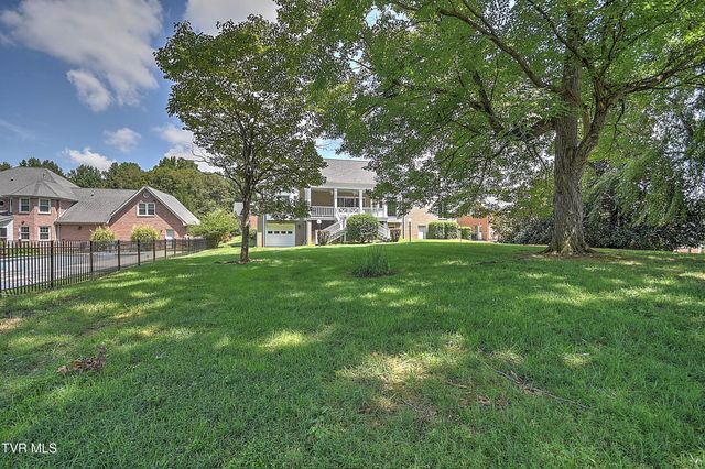 208 Park Ridge Court, Kingsport, TN 37664