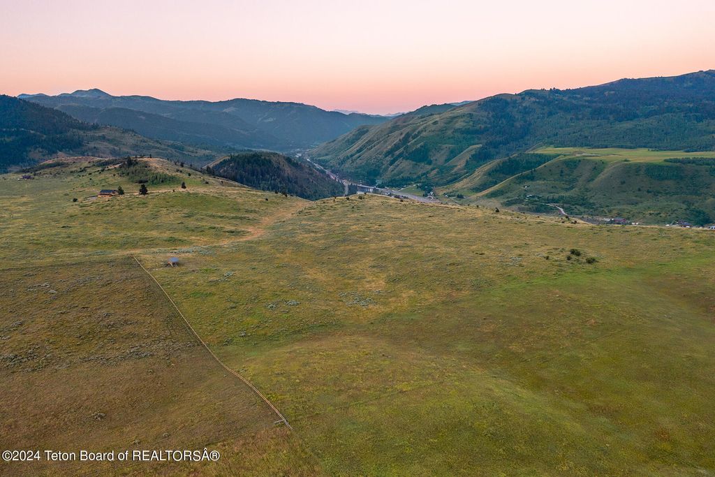 8500 HORSE CREEK MESA Road, Jackson, WY 83001 photo 2