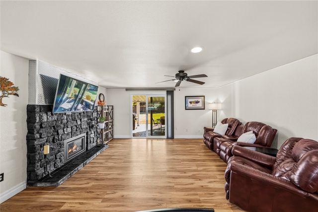 1504 7th Avenue SW, Puyallup, WA 98371